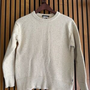 Woman’s North face Cream Sweater